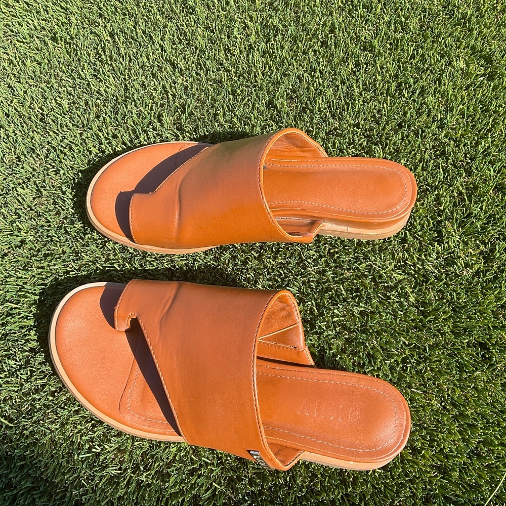 DKNY Brown Leather Sandals - Picture 3 of 4